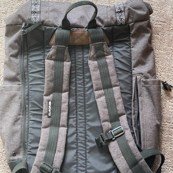 Dakine 25L backpack - Picture 3 of 3